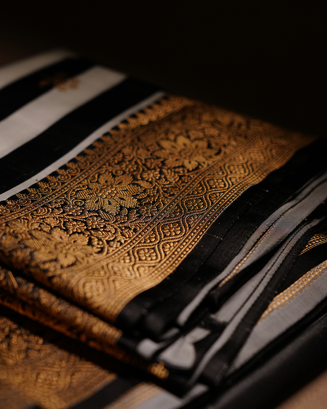 Khatan Satin Banaras Saree with Kanchipuram Border - Image 2