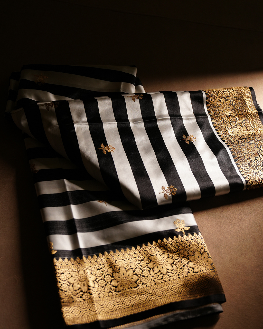 Khatan Satin Banaras Saree with Kanchipuram Border - Image 4