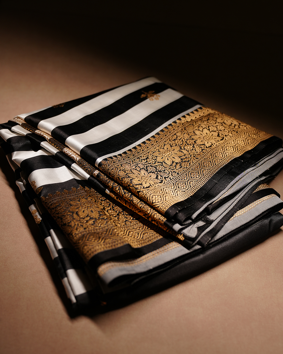 Khatan Satin Banaras Saree with Kanchipuram Border - Image 3